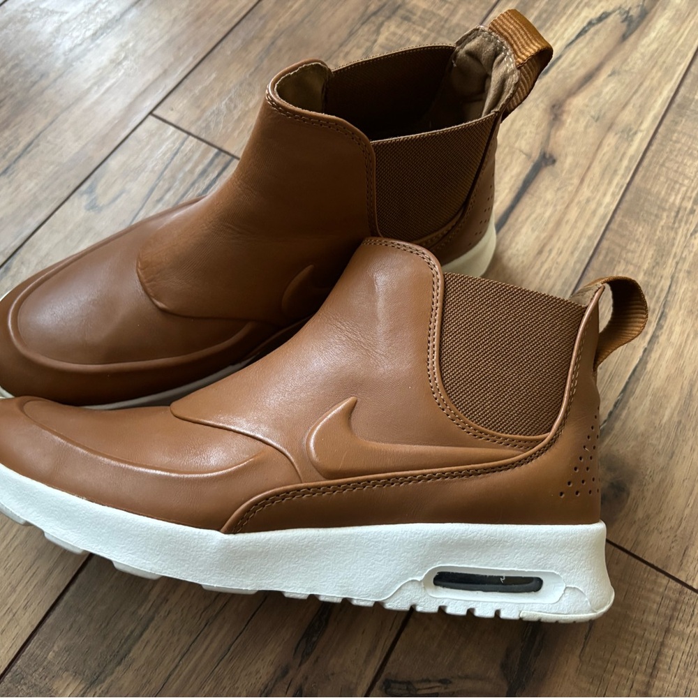 Nike Women's Air Max Thea MID Ale Brown